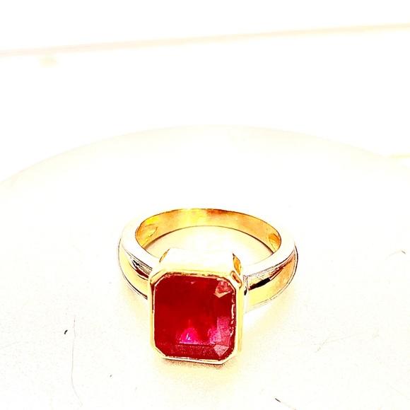 Ruby Stone 8.40 Carats in Gold Ring, Certified by IGC, Burmese Origin - Picture 9 of 10